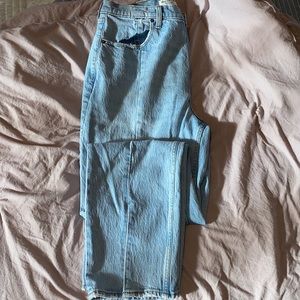A&F Curve Love 90s Straight Ultra High Rise Jeans